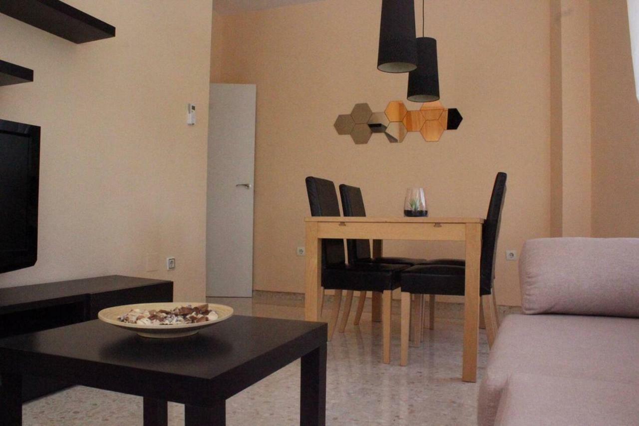 Renovado Y Muy Cerca Del Centro Urbano Apartment Malaga Bagian luar foto